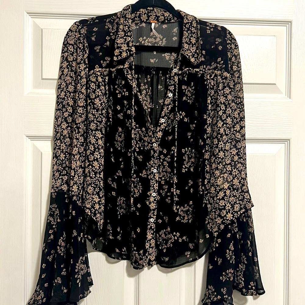 Woman’s Medium Free People blouse